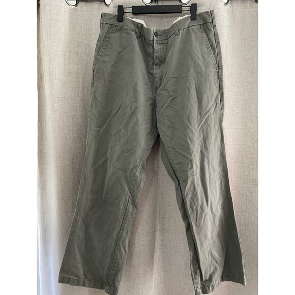 Dockers Men Green Pants Size 40x32 D3 Classic Fit Pockets - Picture 1 of 5